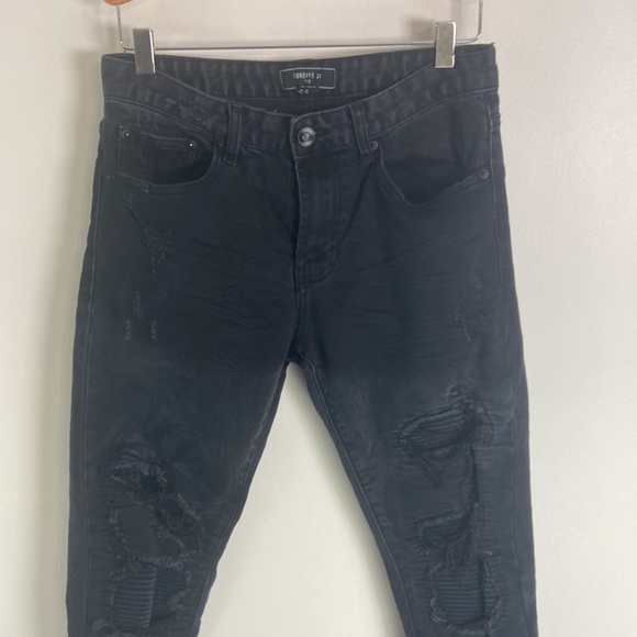 ✨3/$25✨ Forever 21 Men’s Black Distressed Jeans - 29 - Picture 2 of 7
